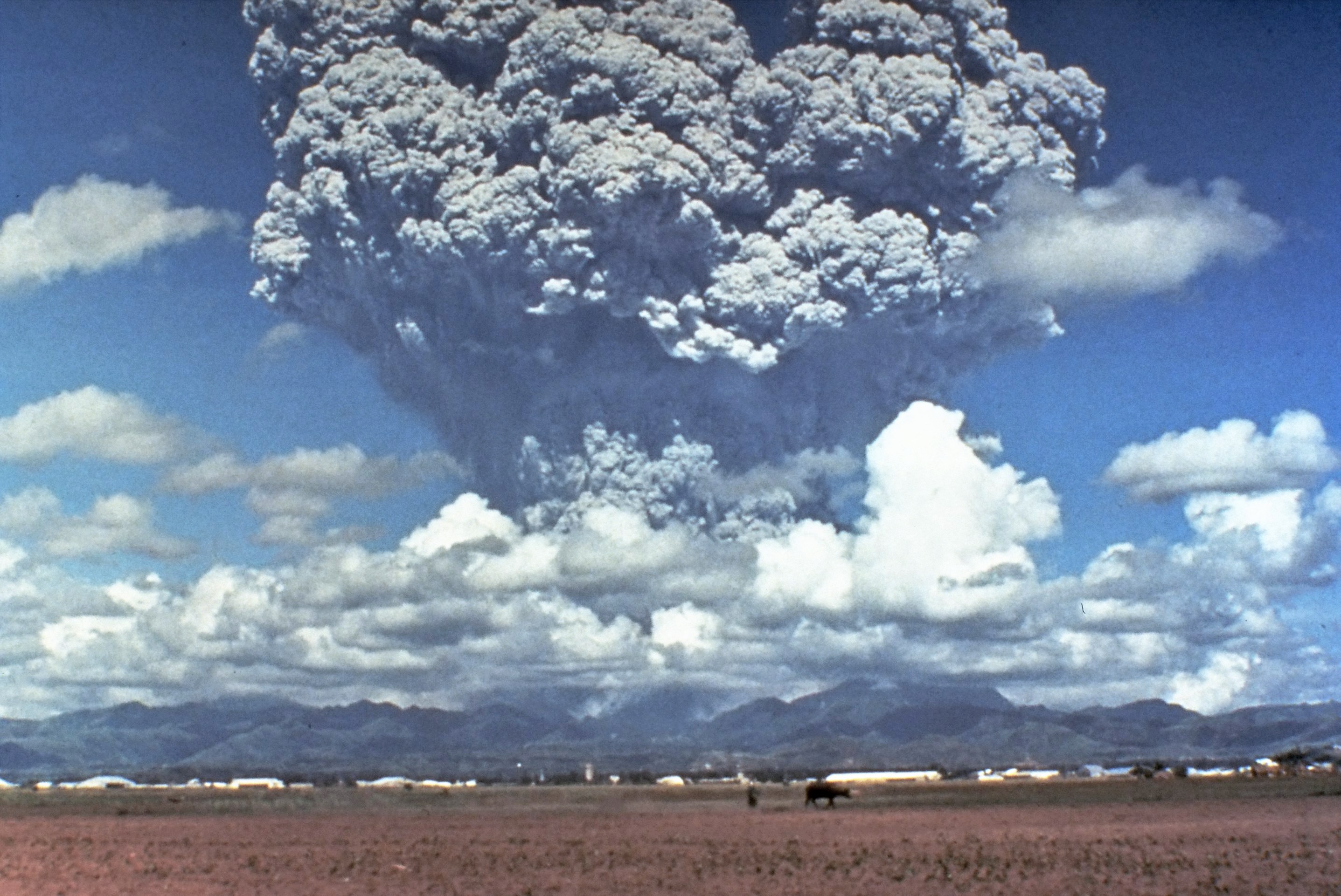 피나투보 화산 폭발